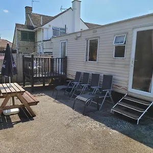 The Jackdaw Pub Self Catering Static Caravan Free Breakfast Supplied Bed & Breakfast